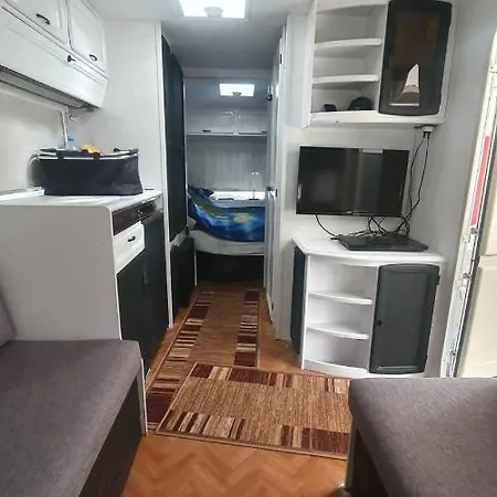 Camp Przyczepy Kempingowe Campingplatz *